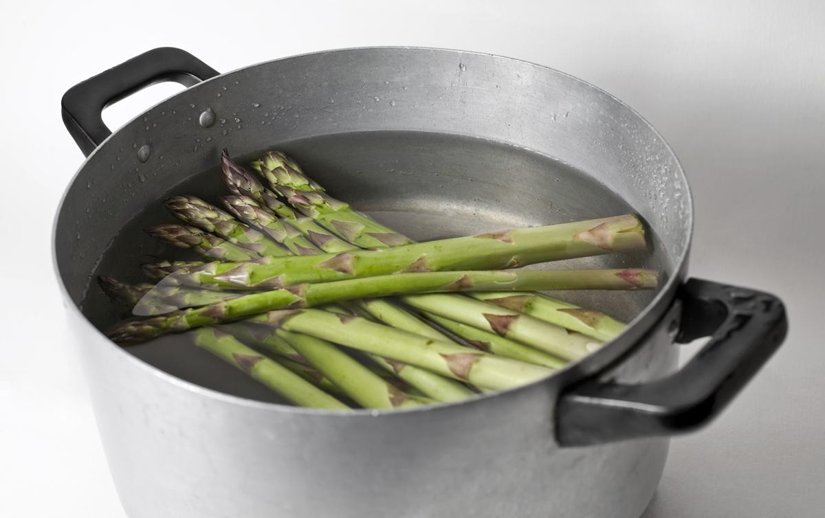 Asparagus In Microwave
 How to Cook Asparagus on the Stove in Easy and Tasty Ways