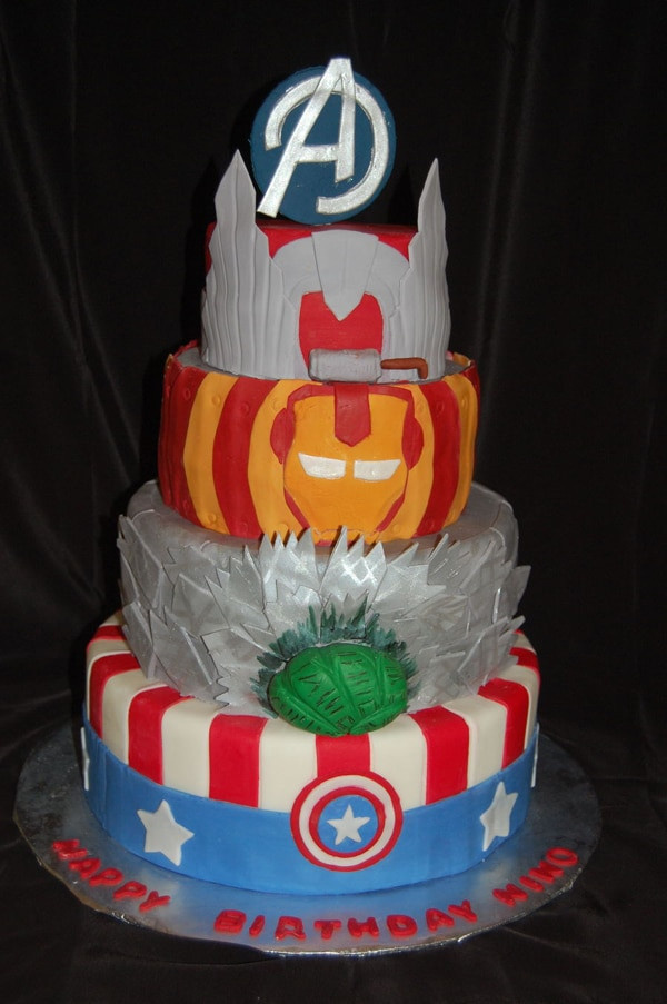 Avenger Birthday Cakes
 10 Awesome Marvel Avengers Cakes Pretty My Party