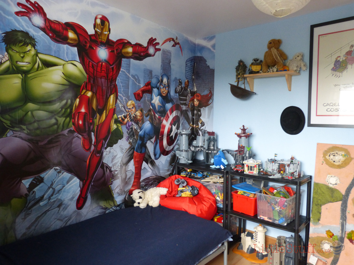 Avengers Bedroom Decor
 Dulux Marvel Avengers Bedroom In A Box ficially Awesome