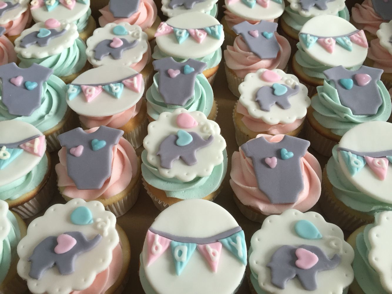Baby Boy Cupcake Decorating Ideas
 Elephant baby shower cupcakes