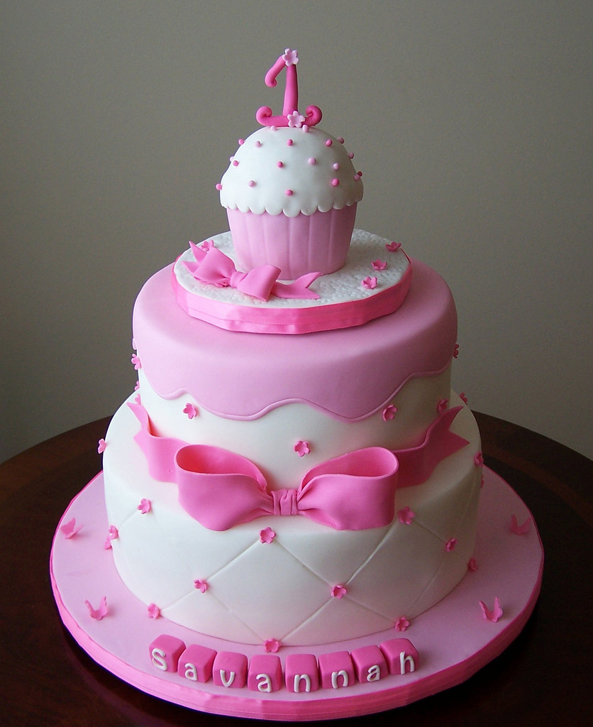 Baby Girl Birthday Cakes
 Fabulous 1st Birthday Cake For Baby Girls