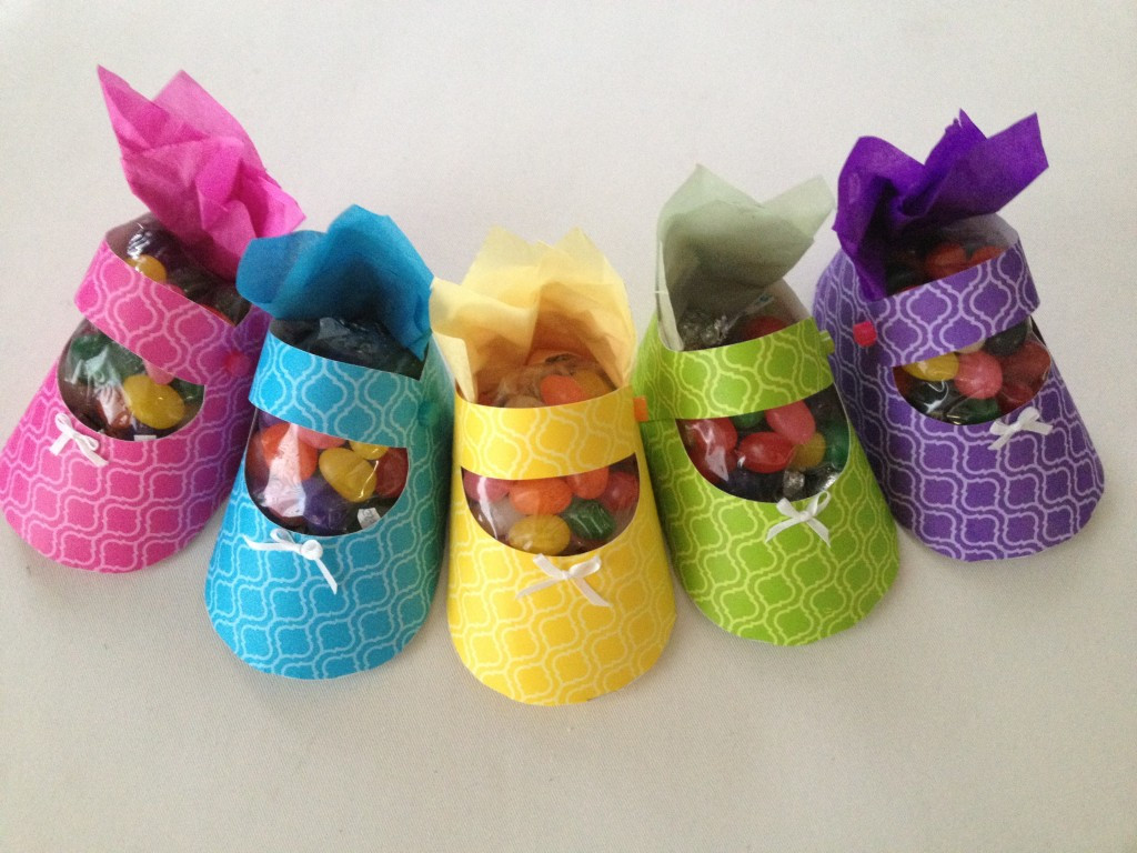 Baby Shower Craft Decorations
 Baby shower favor ideas How to craft a baby shoe
