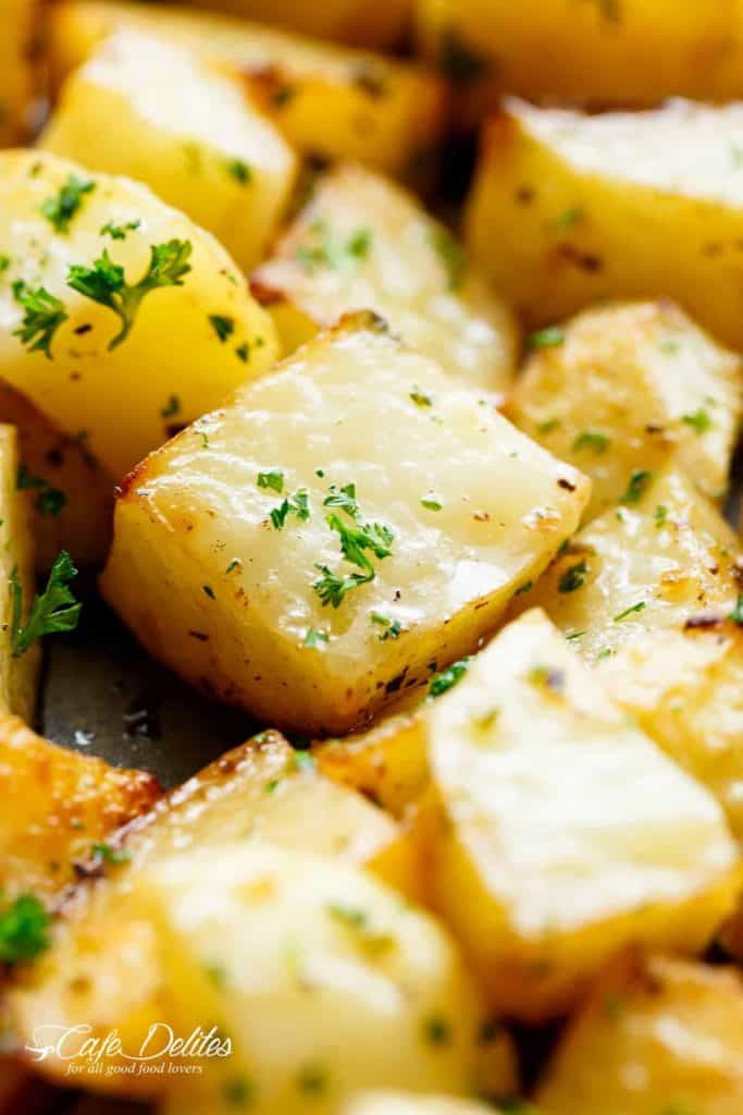 Baby White Potatoes Recipes
 Crispy Garlic Roasted Potatoes Cafe Delites