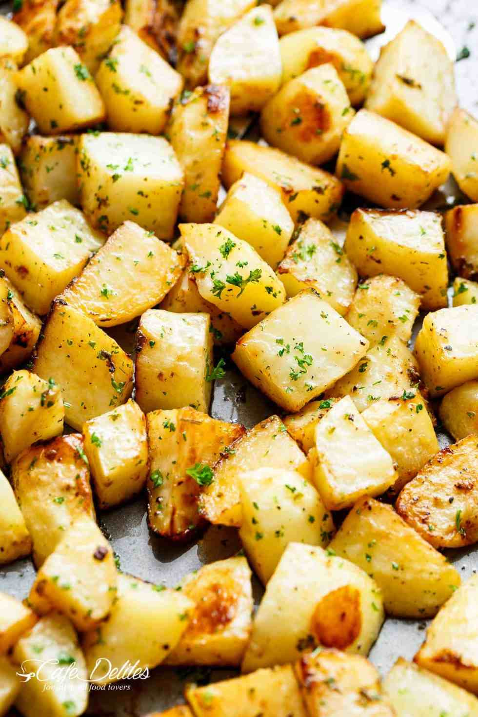 Baby White Potatoes Recipes
 Crispy Garlic Roasted Potatoes Cafe Delites