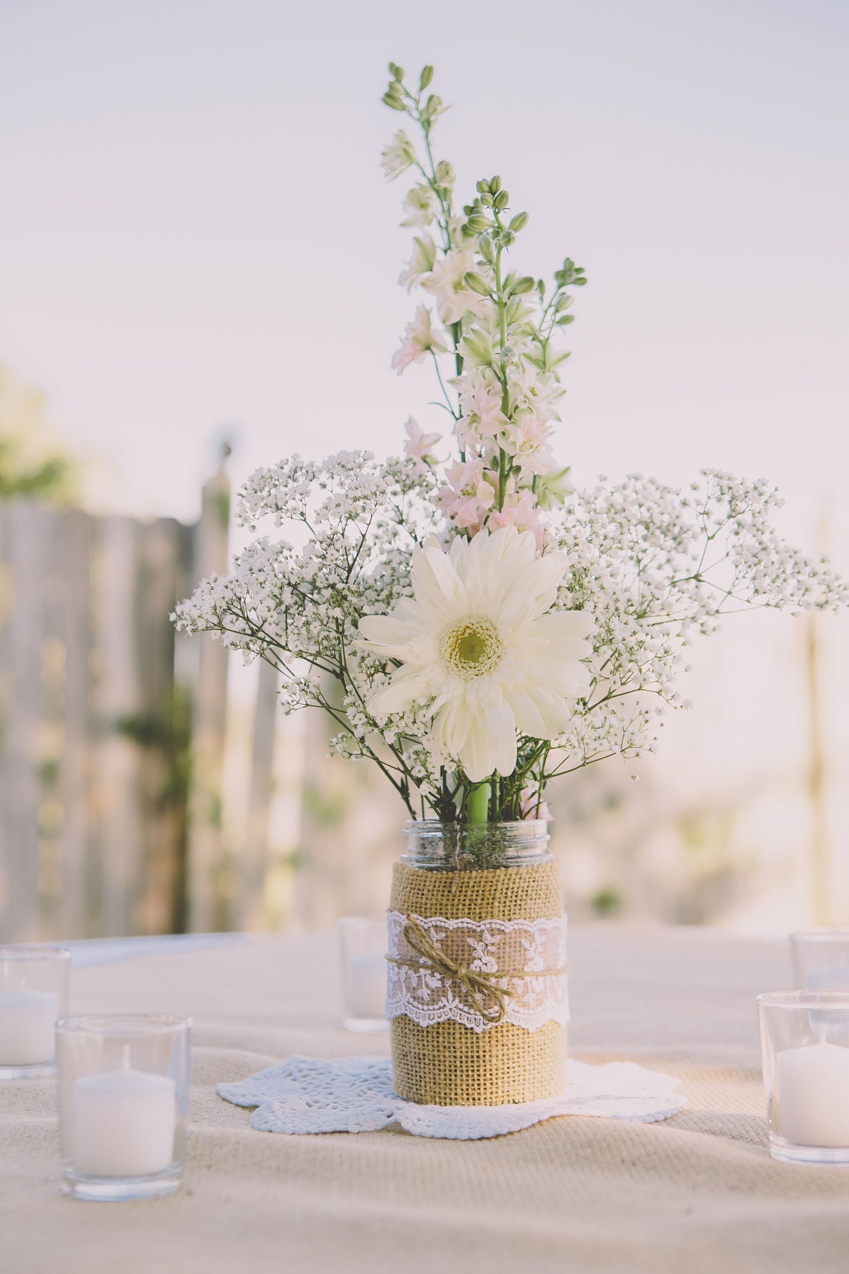 Baby'S Breath Centerpieces DIY
 Simple DIY Baby s Breath and Daisy Centerpieces