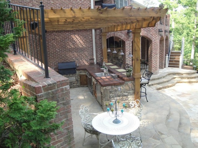 Backyard Bar And Grill
 Outdoor Kitchen Bar and Grill Traditional Patio