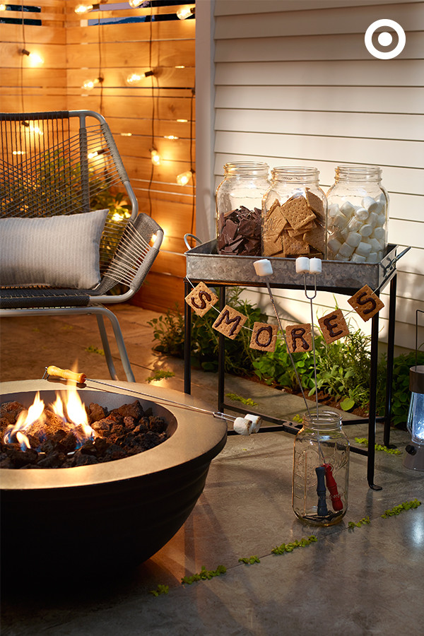 Backyard Fall Party Ideas
 55 Cozy Fall Patio Decorating Ideas DigsDigs