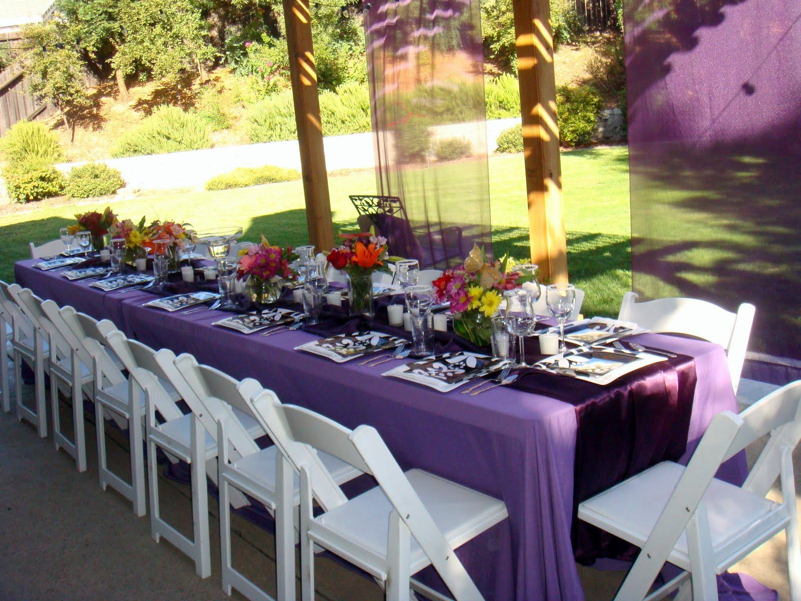 Backyard Grad Party Ideas
 tablescapes for outdoor graduation party