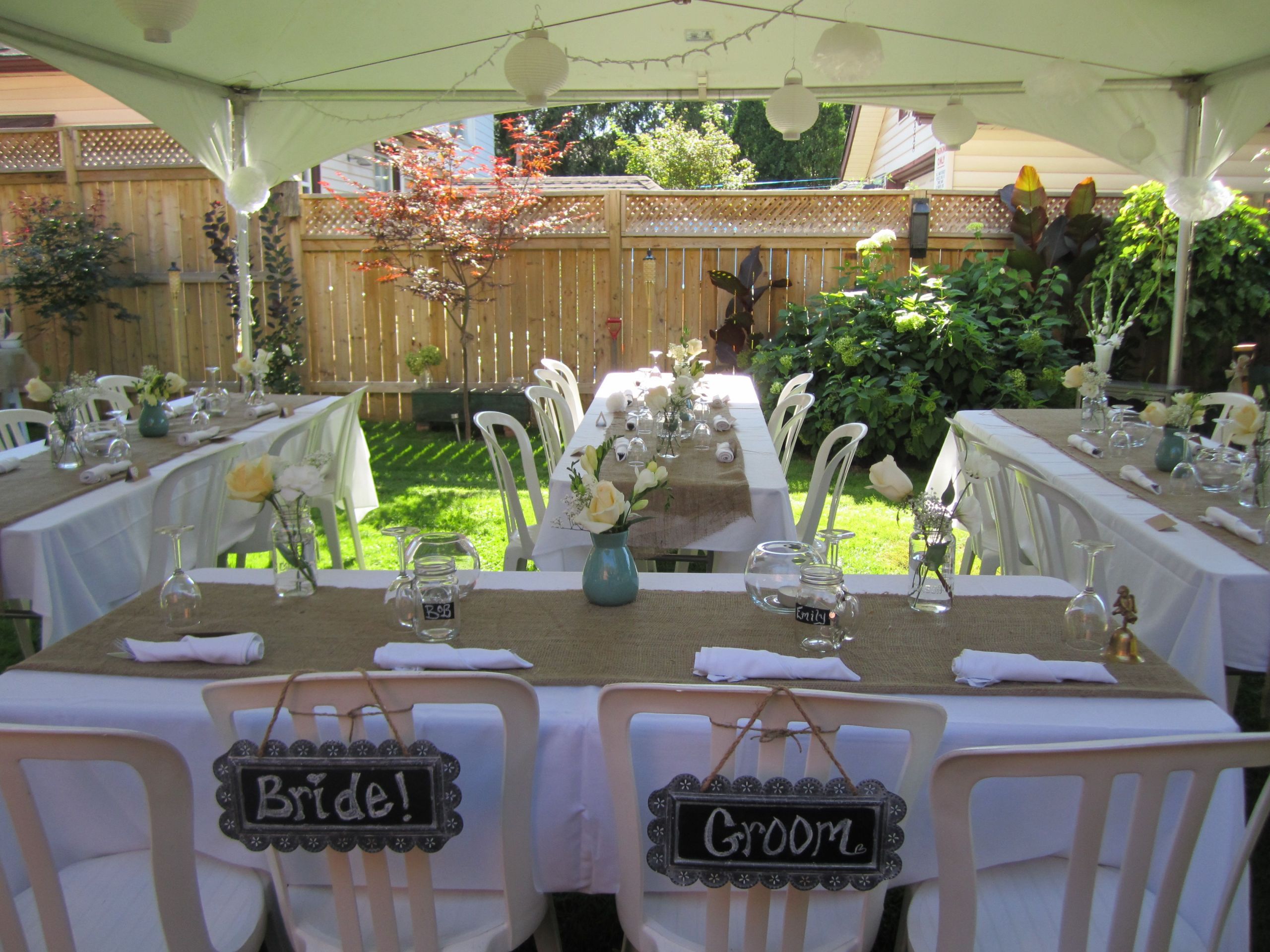 Backyard Party Ideas On A Budget
 small simple backyard wedding Hints Oh help Find a
