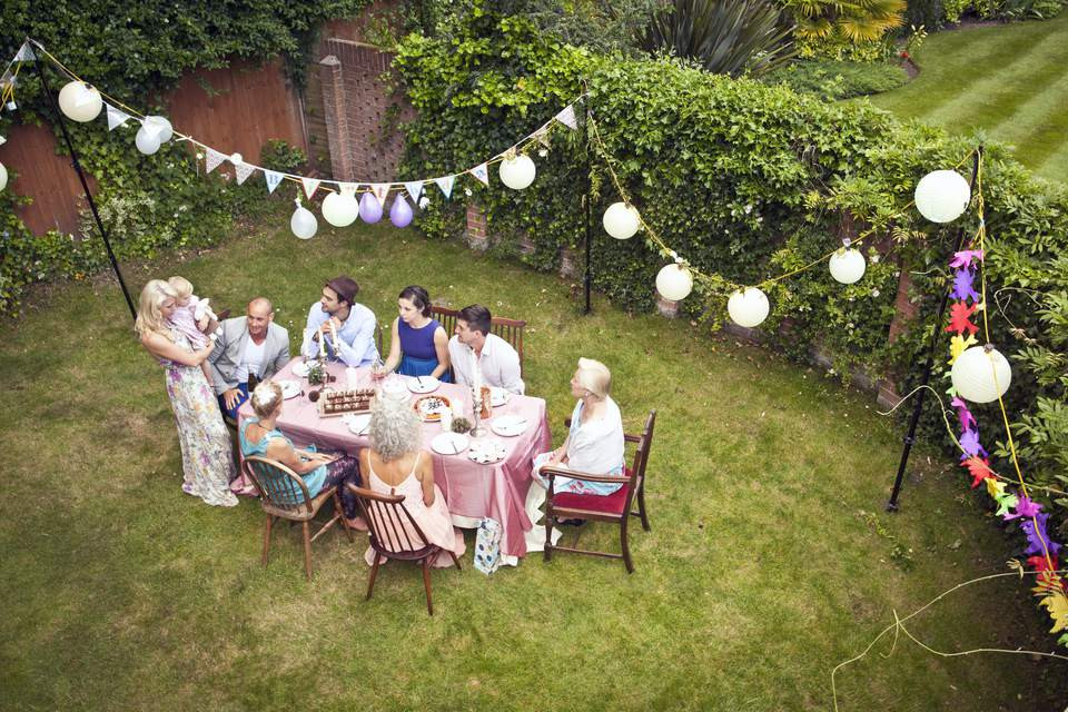 Backyard Party Ideas On A Budget
 Cheap and Fun Party Decorating Ideas