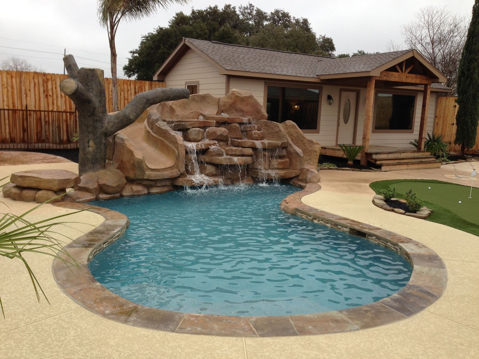 Backyard Pool Ideas
 Small Swimming Pools You May Have in a Narrowed Residence