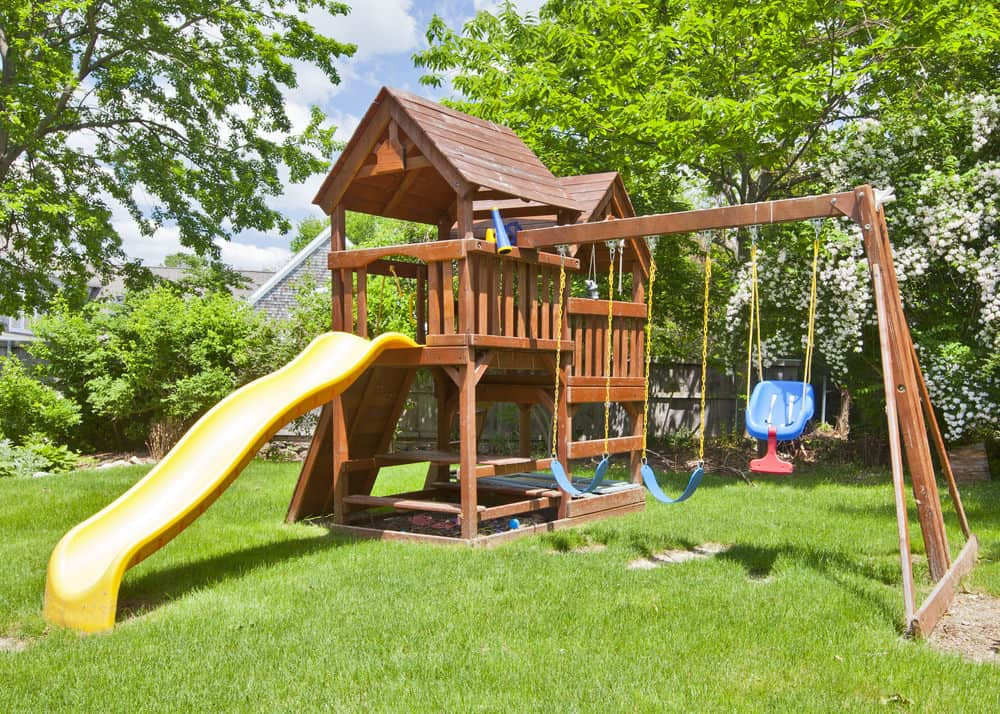 Backyard Swing Set For Kids
 34 Amazing Backyard Playground Ideas and s for the