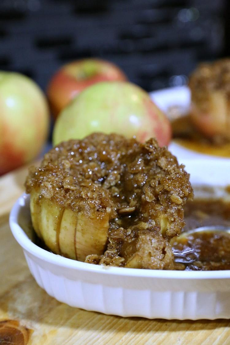 Baked Apple Recipes
 Caramel and Brown Sugar Baked Apples