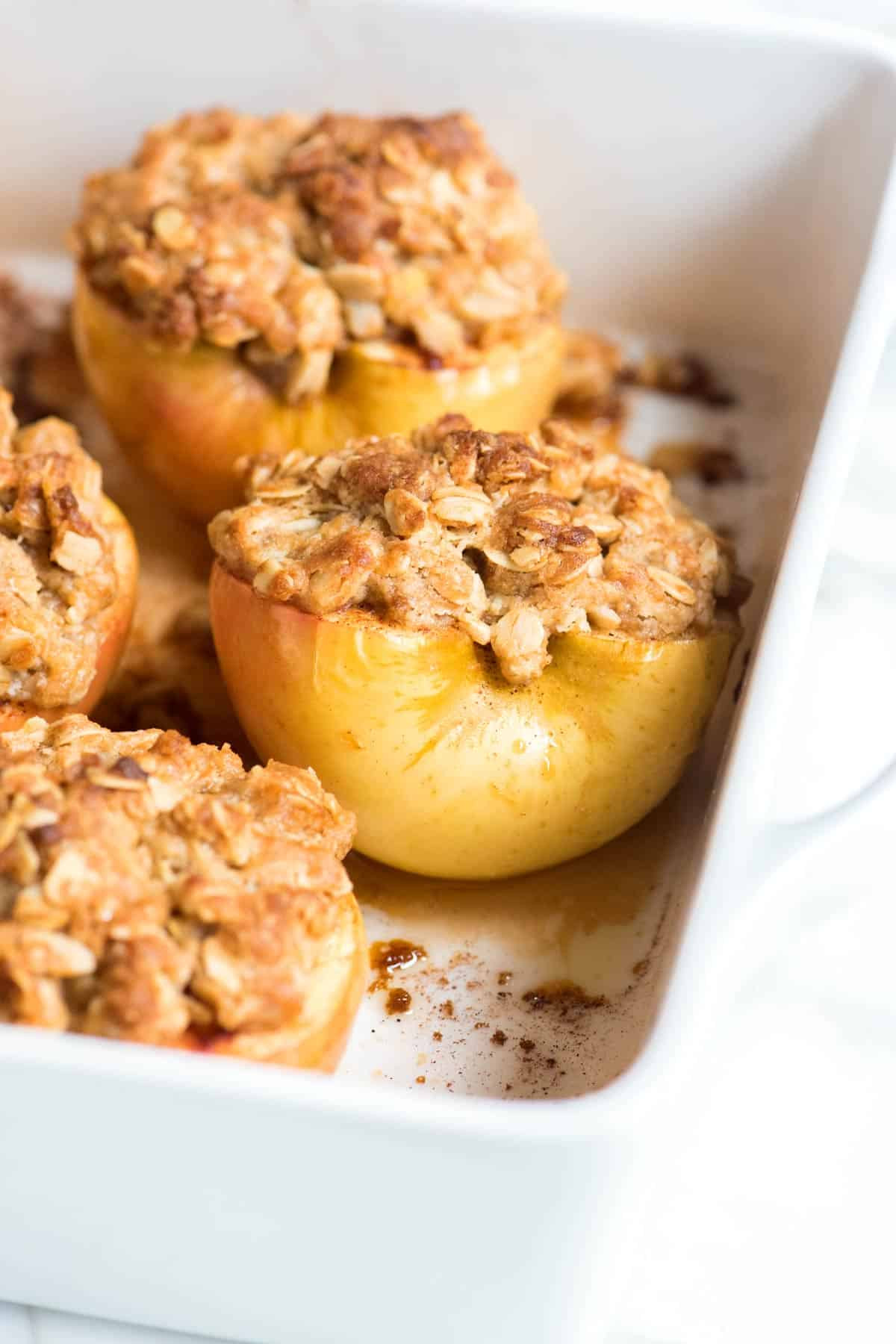 Baked Apple Recipes
 Easy Baked Cinnamon Apples