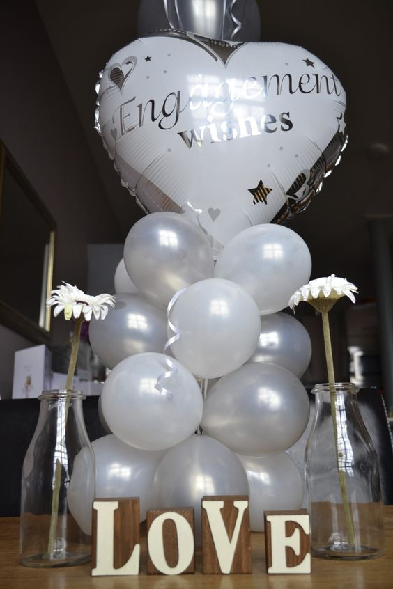 Balloon Ideas For Engagement Party
 20 Engagement Party Balloon Décor Ideas To Try Shelterness