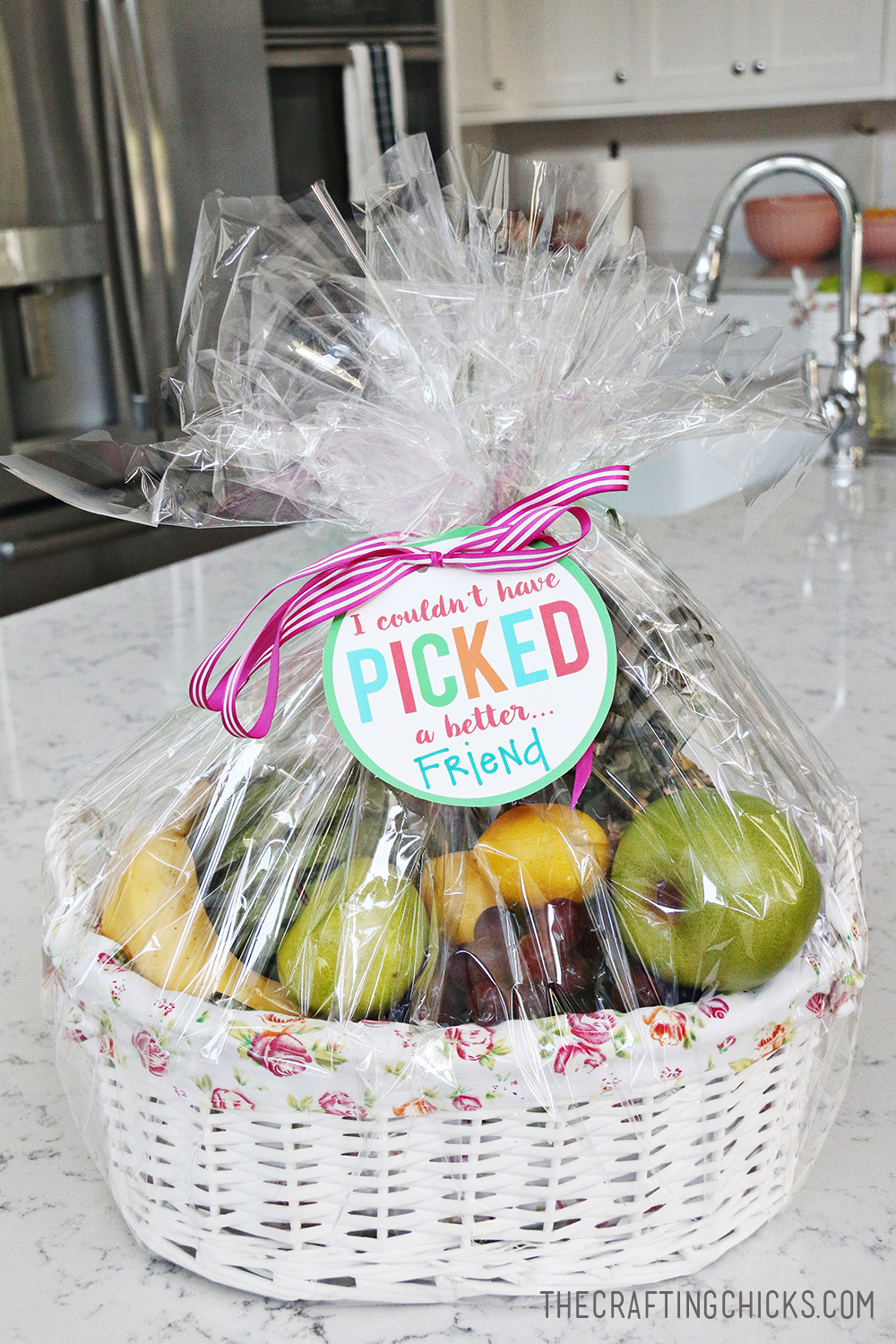 Basket Gift Ideas
 Fruit Basket Gift Idea with Free Printable Tag The