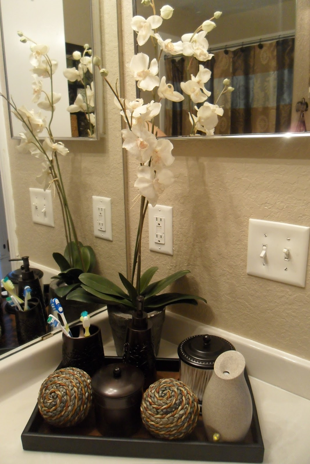 Bathroom Counter Decorating Ideas
 Decorating with e Pink Chic Went Shopping and redone my