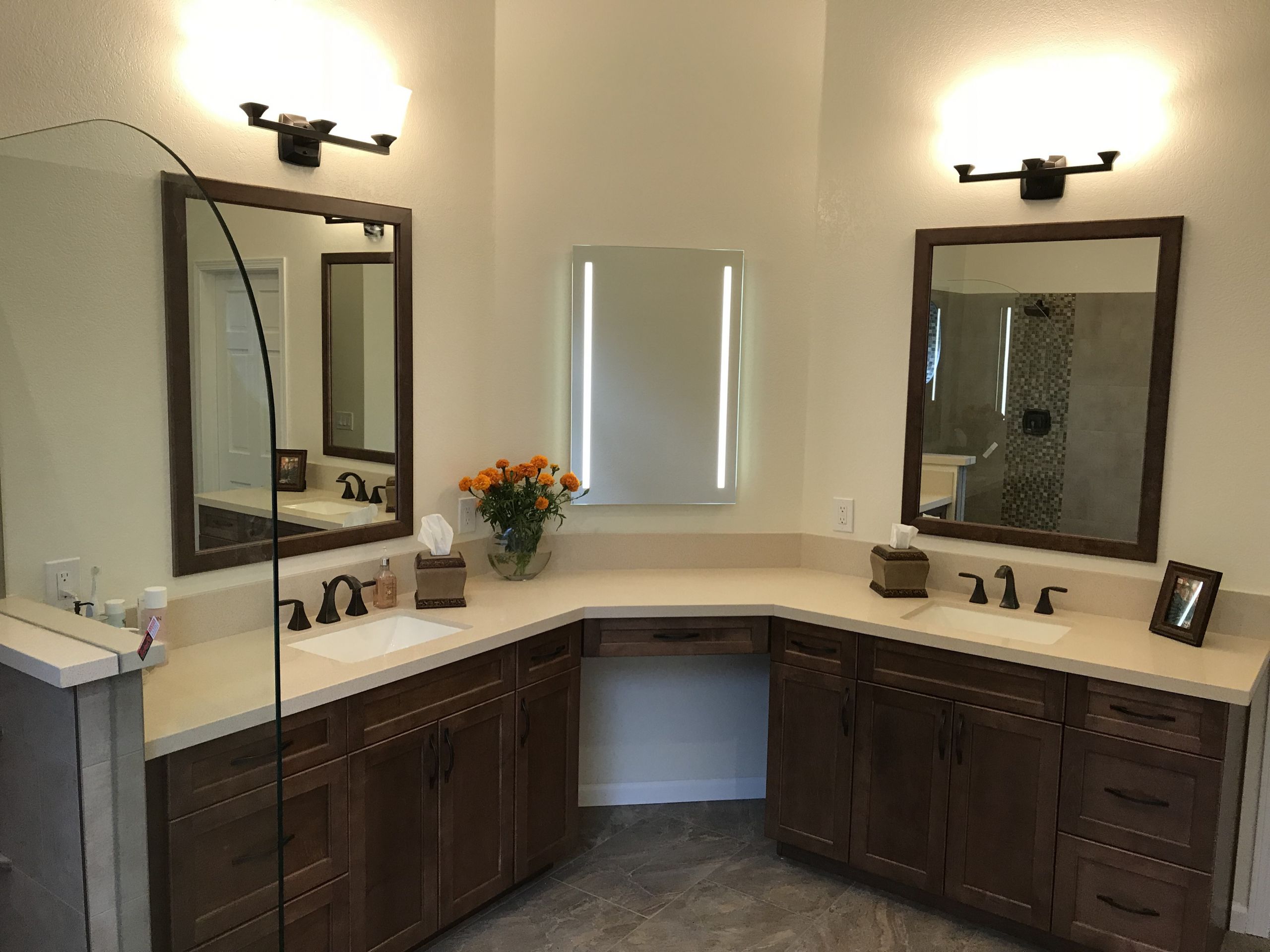 Bathroom Vanity Showrooms
 CABINETS & VANITIES
