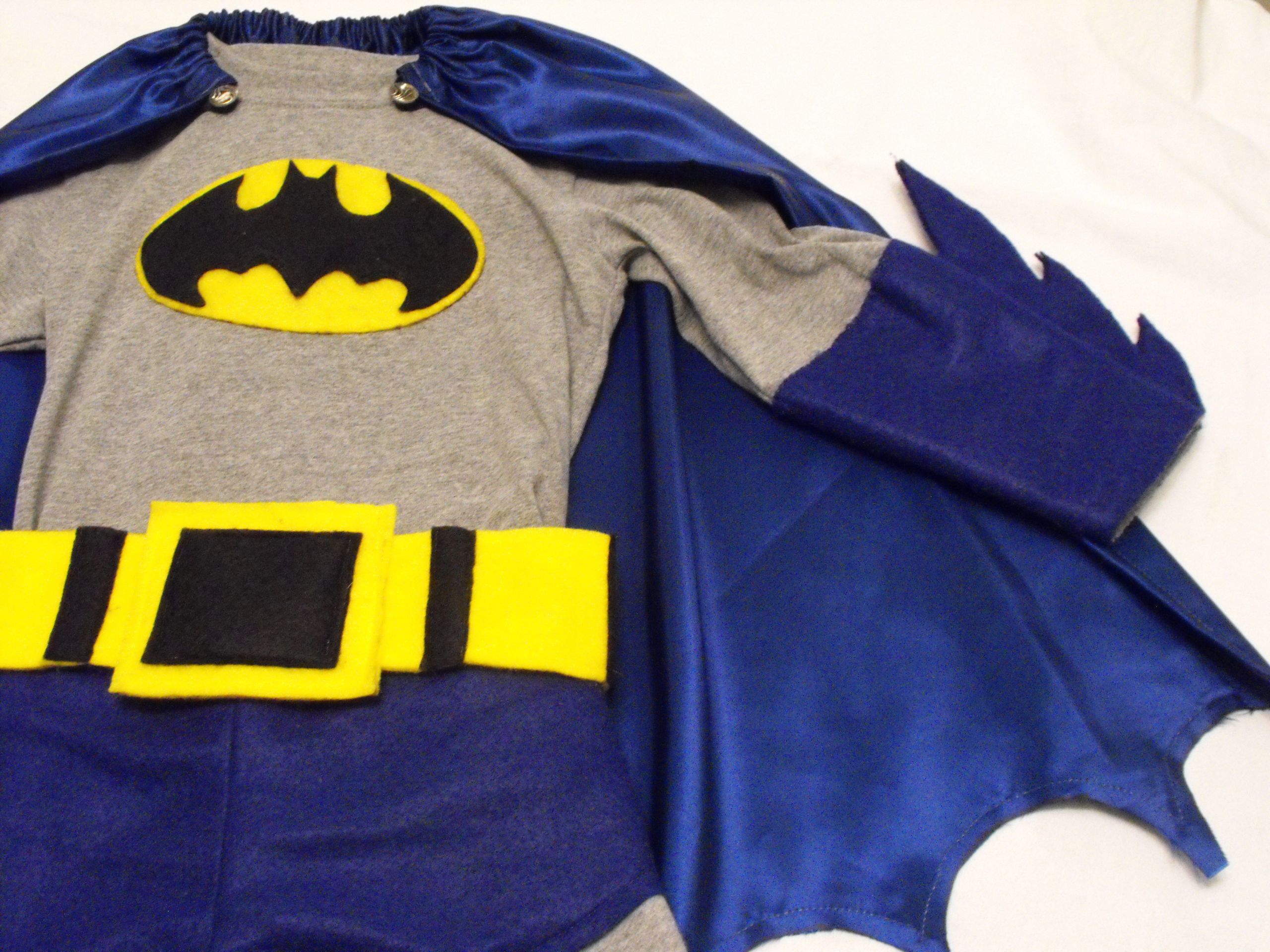 Batman Costume DIY
 "Batman and Robin" Part 1