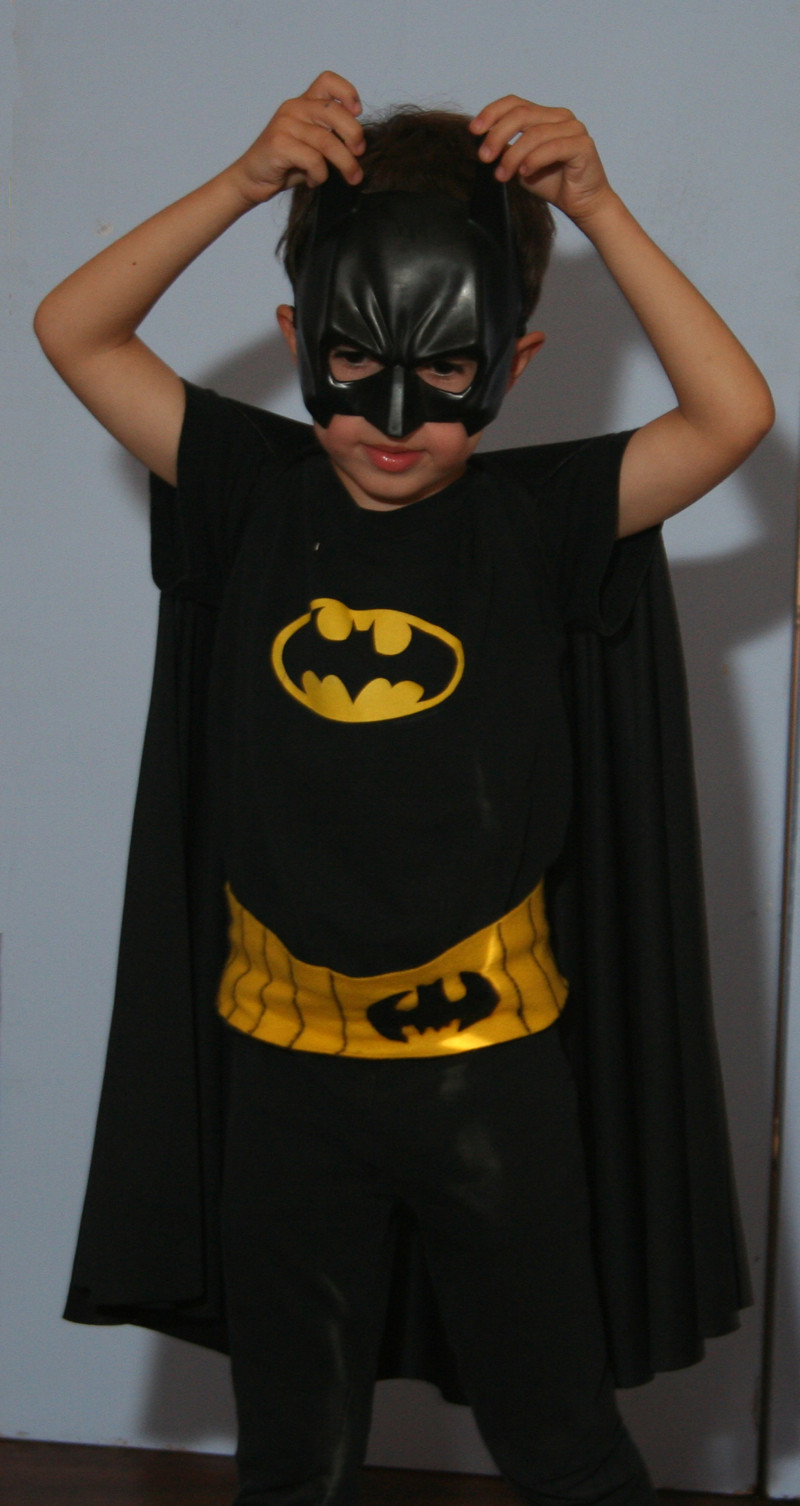 Batman Costume DIY
 More DIY costumes for kids