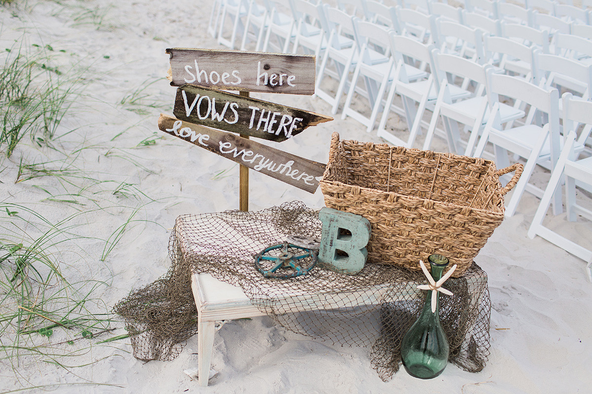 Beach Wedding Signs
 40 DIY Beach Wedding Ideas Perfect For A Destination