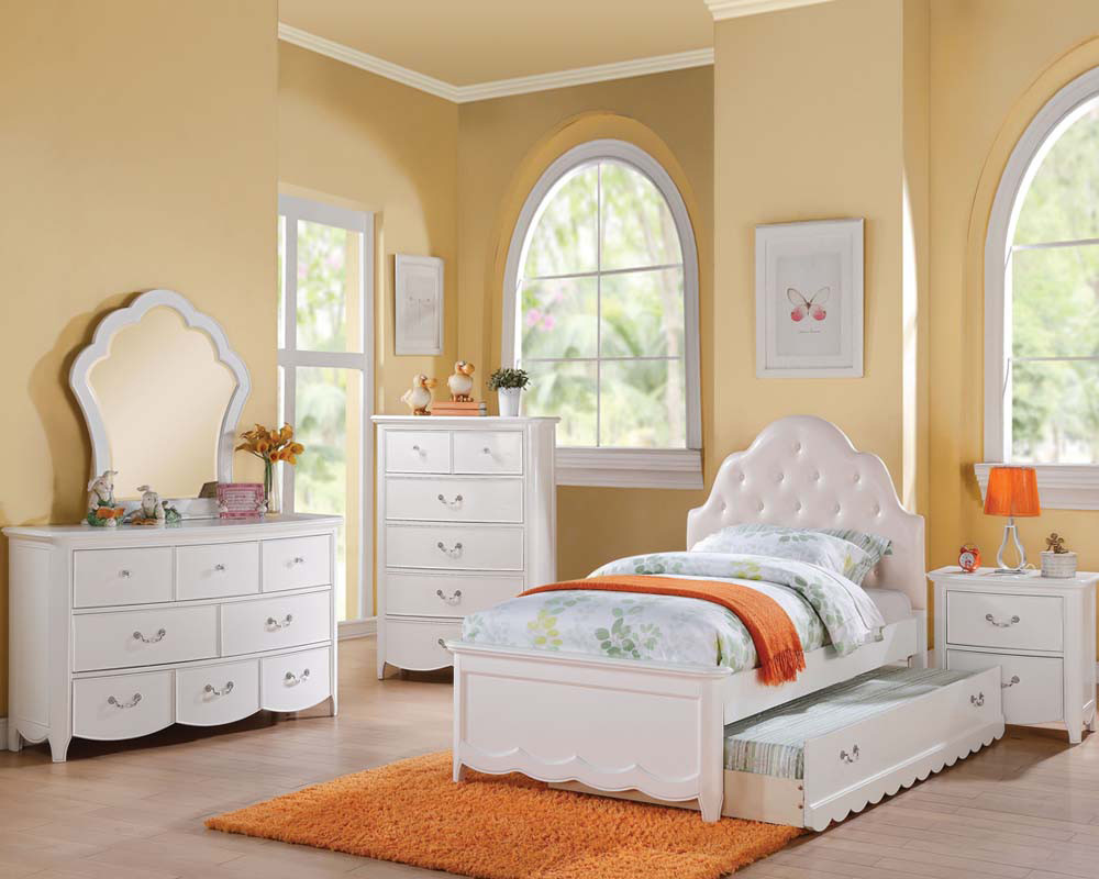 Bedroom Sets For Girls
 Girl s White Bedroom Set Cecilie in Acme Furniture AC SET