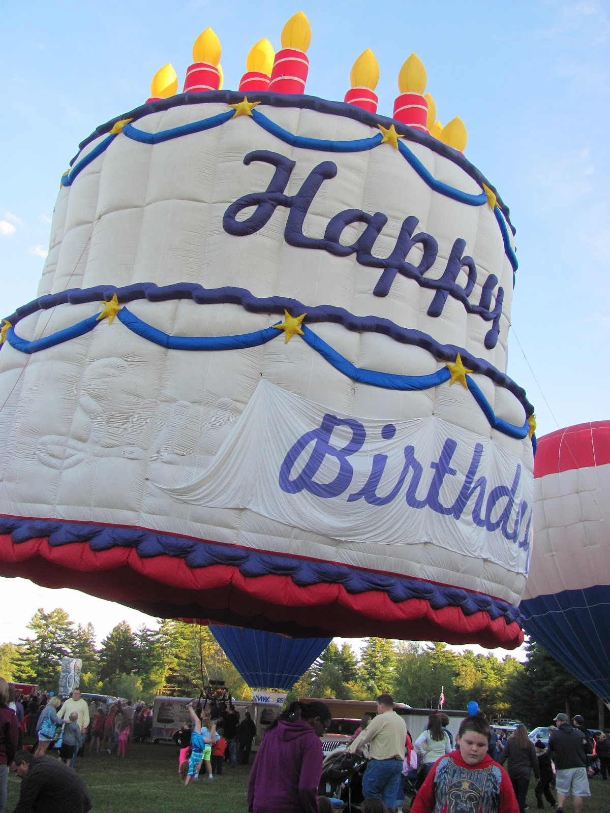 Biggest Birthday Cake
 Biggest Birthday Cakes