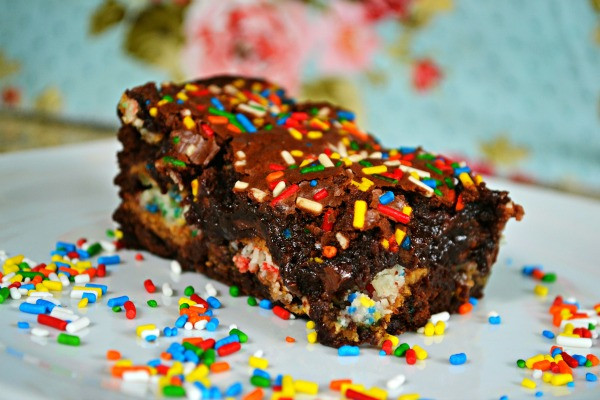 Birthday Cake Brownies
 Birthday Cake Fudgy Brownies With Oreos Mrs Happy