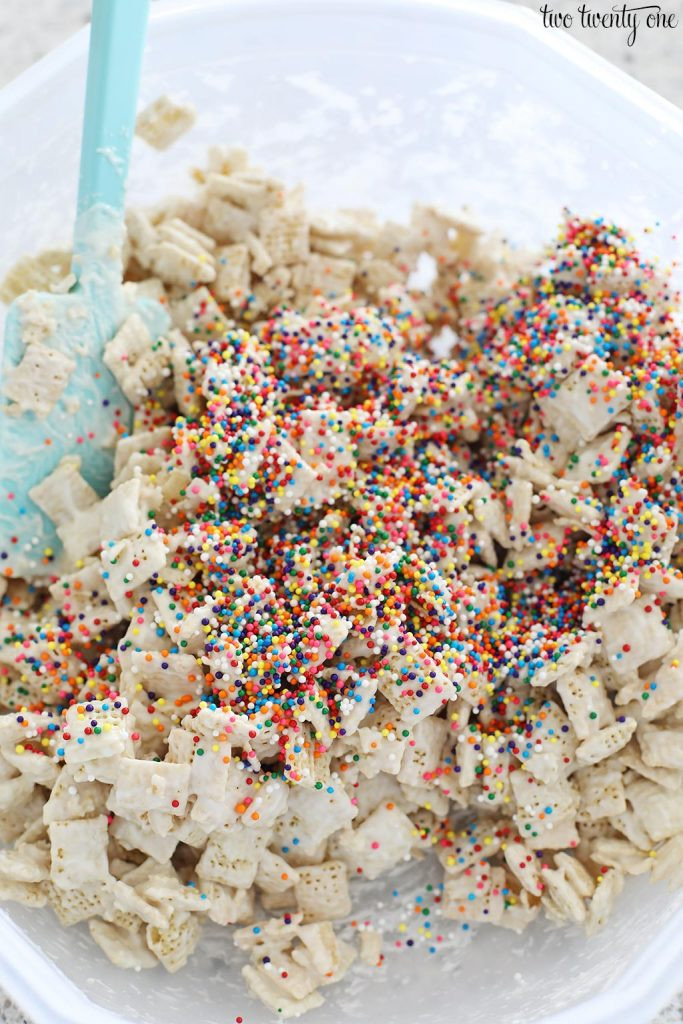 Birthday Cake Puppy Chow
 Birthday Cake Puppy Chow