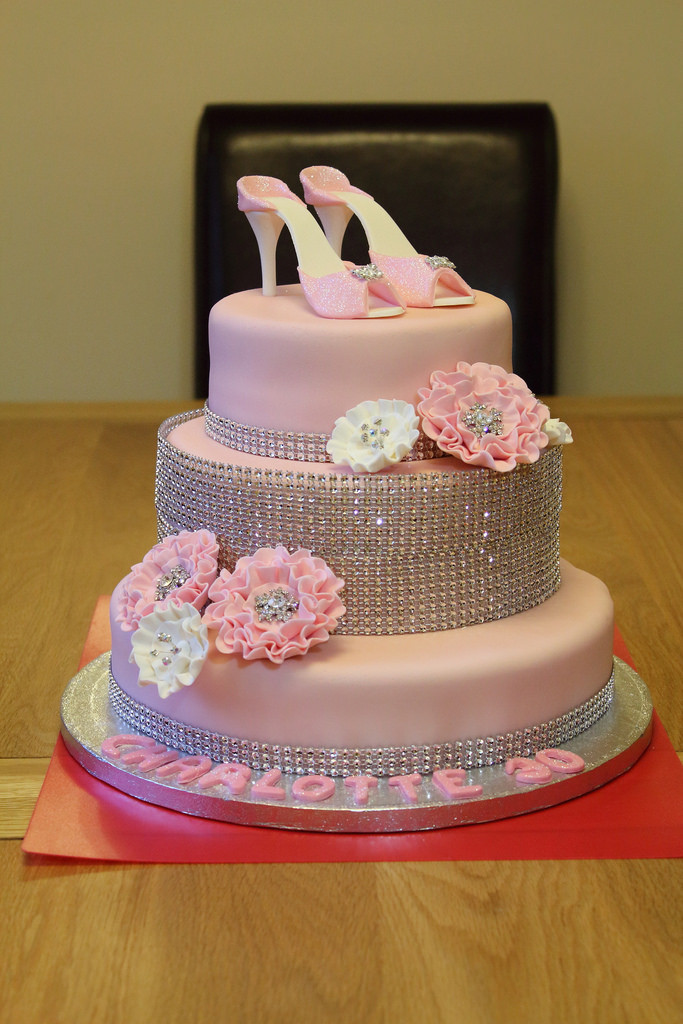 Birthday Cakes For Ladies
 30th Birthday Cakes Inspirations for the Fabulous You