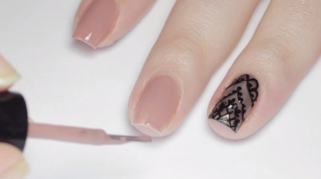 Black And Nude Nail Designs
 DIY Very Simple Sheer Black Lace Nail Art You ll Love To Try