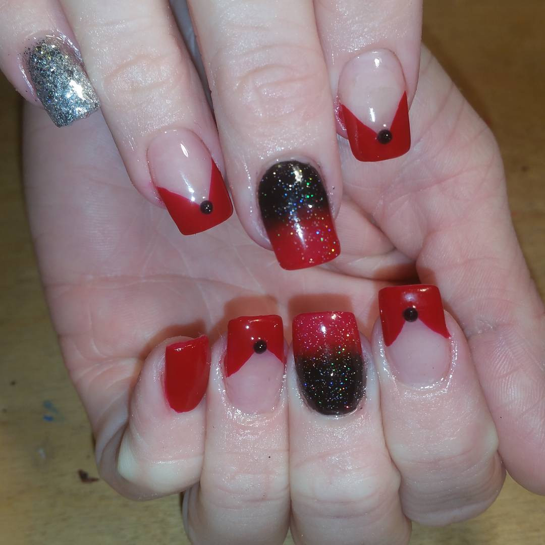 Black And Red Glitter Nails
 27 Black and Red Nail Art Designs