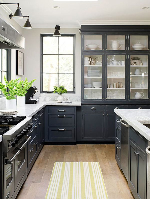 Black White And Grey Kitchen
 Classic black and white kitchen lemepretty