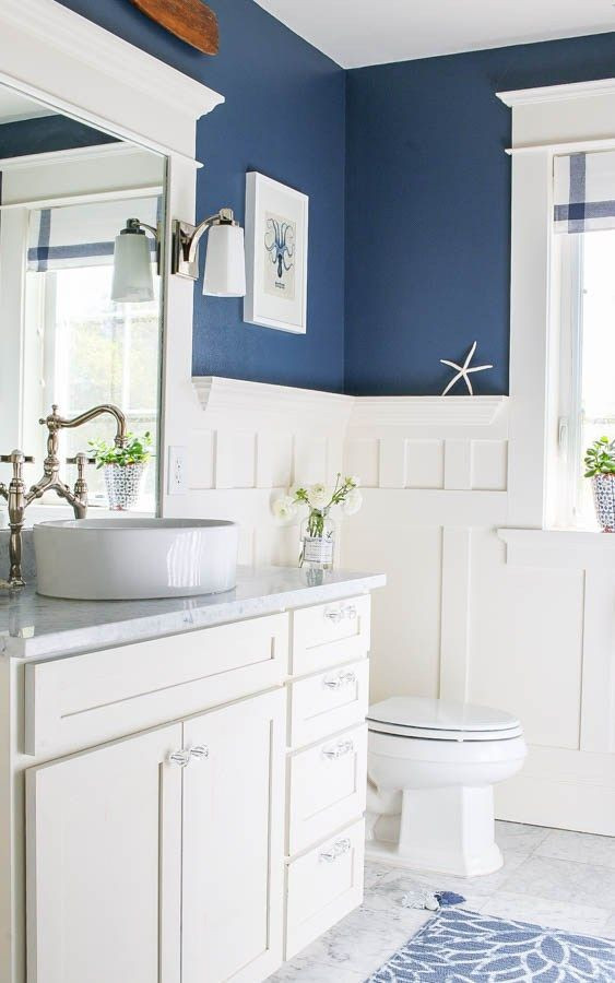 Blue And White Bathroom Decor
 Navy Blue and White Bathroom