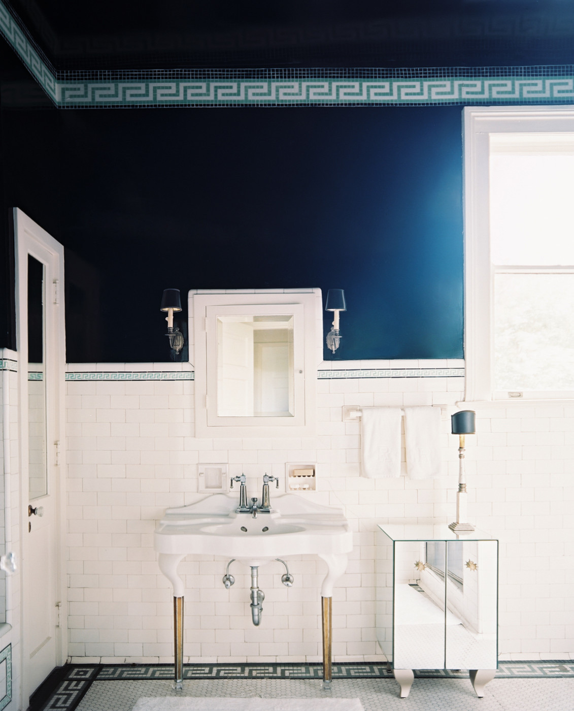 Blue And White Bathroom Decor
 Lonny s Top Pins of the Week Blue and White Bathrooms