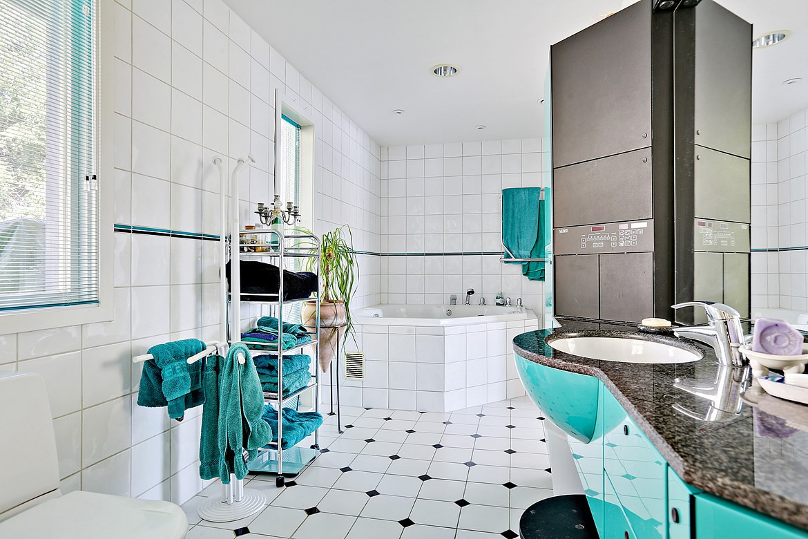 Blue And White Bathroom Decor
 LIBRA – ROYAL BLUE DECOR INSPIRATIONS FROM ZODIAC – The