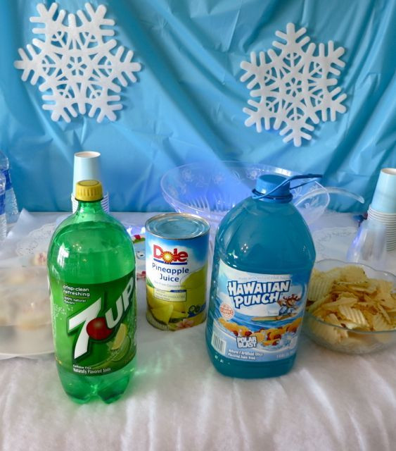 Blue Hawaiian Punch Recipes For Baby Showers
 Blue Party Punch with snow Recipe