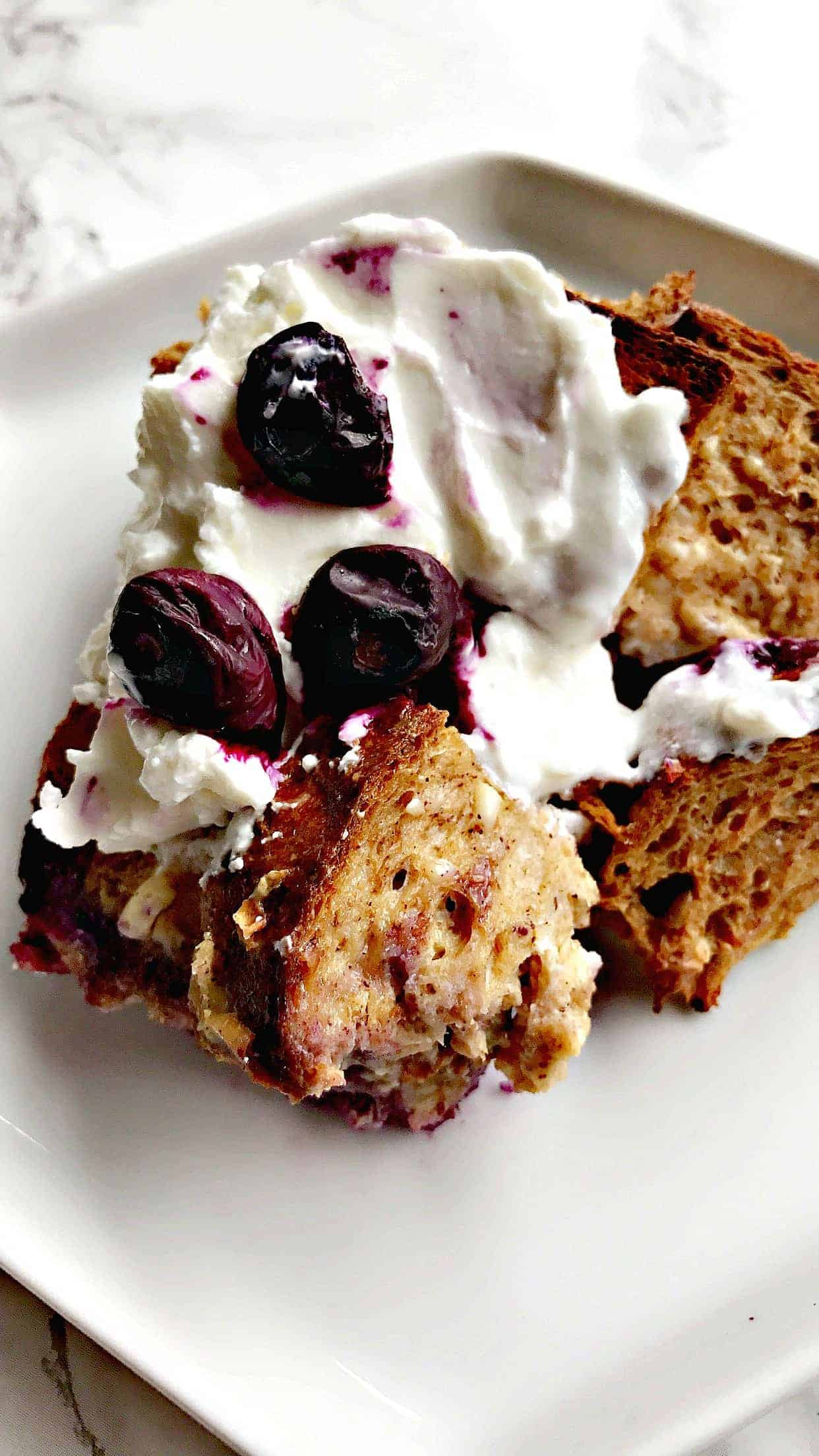 Blueberry Cream Cheese French Toast
 Baked Blueberry and Cream Cheese French Toast