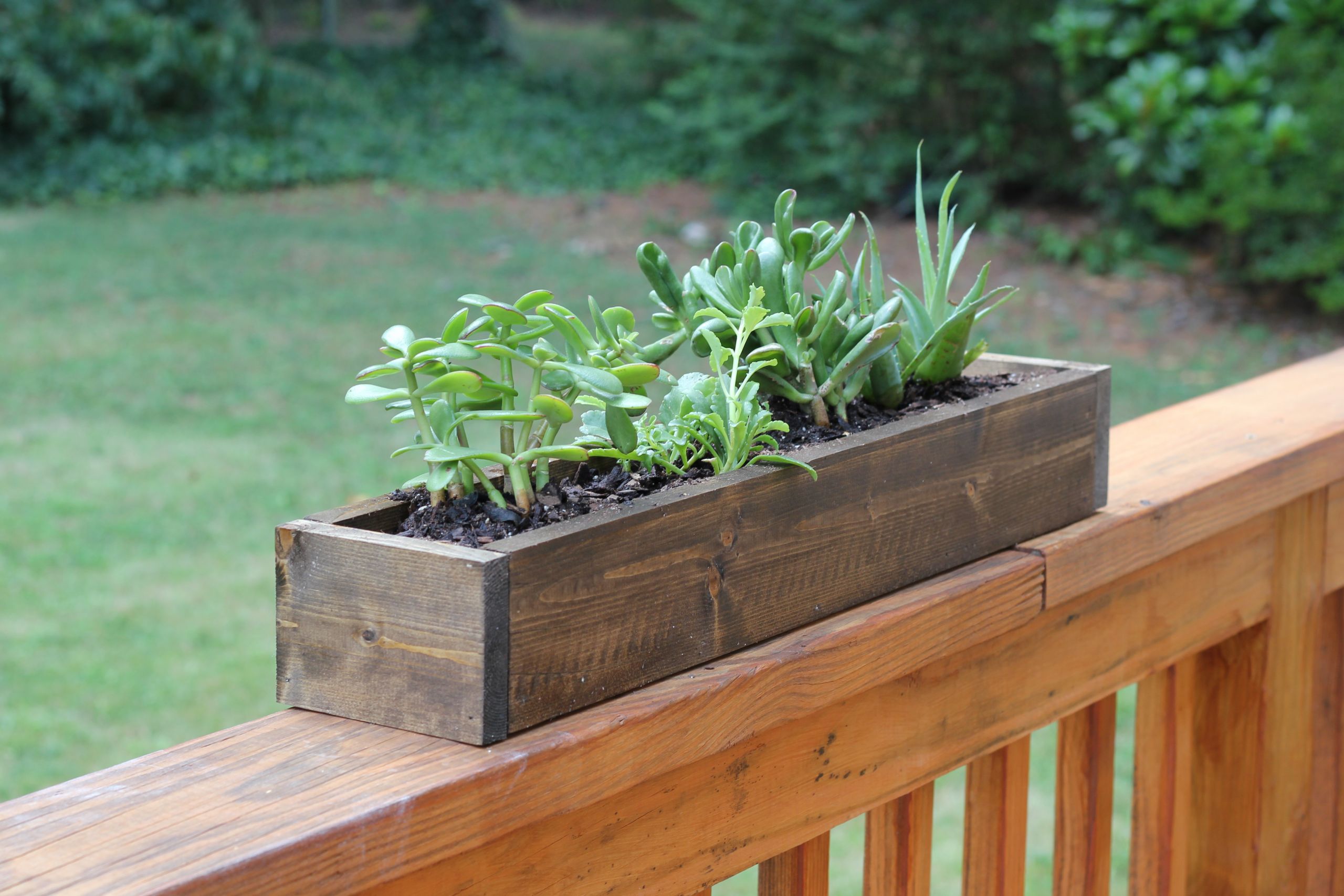 Box Planter DIY
 Apartment DIY Build Your Own Planter Box