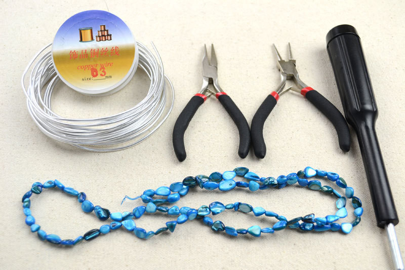 Bracelets For Small Wrists
 Diy Bangle Bracelets For Small Wrists · How To Make A Wire