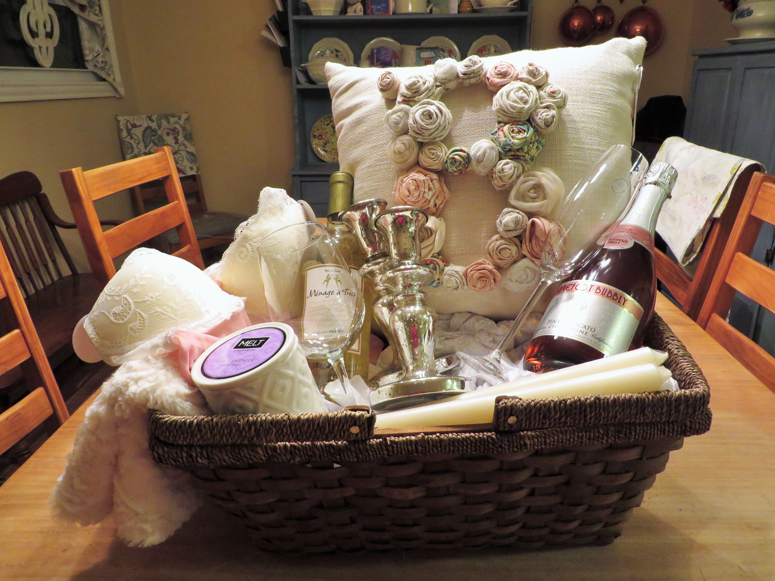 Bridal Shower Basket Gift Ideas
 Bridal Shower Gift Basket