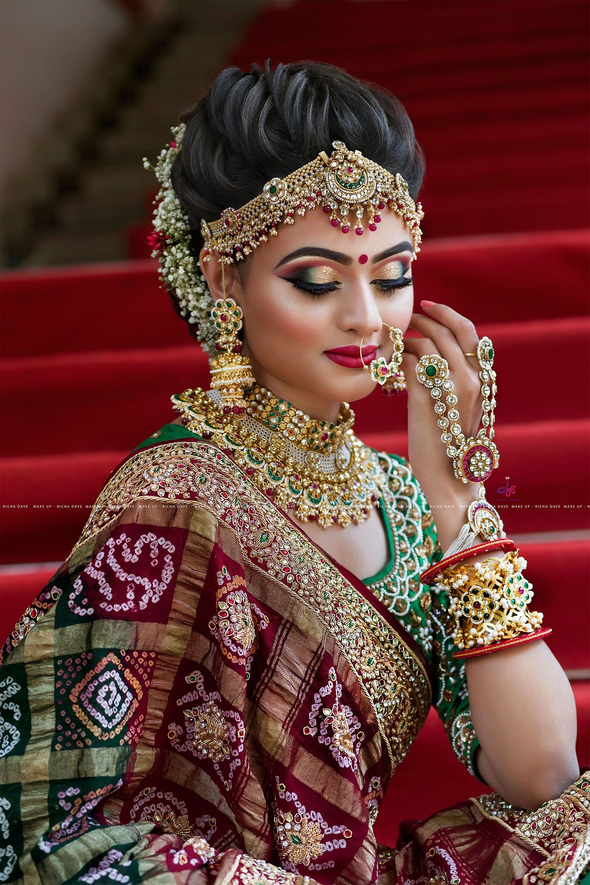 Brides Make Up
 Traditional Indian Bridal Makeup Looks That You Must Know