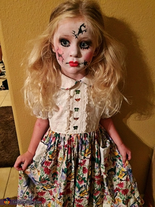 Broken Doll Costume DIY
 Cracked Doll Girl s Halloween Costume