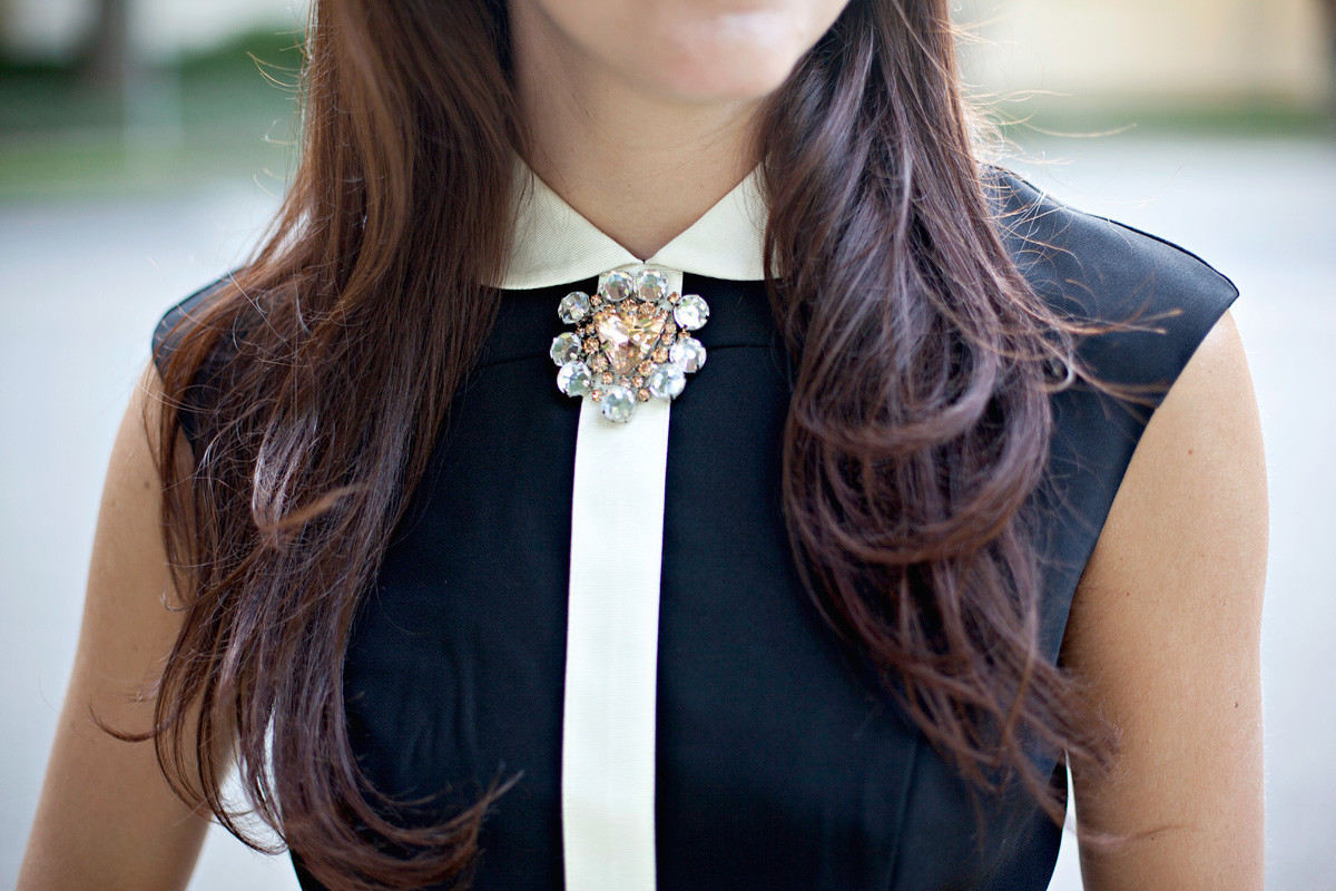 Brooches How To Wear A
 Five Ways to Wear a Brooch This Spring