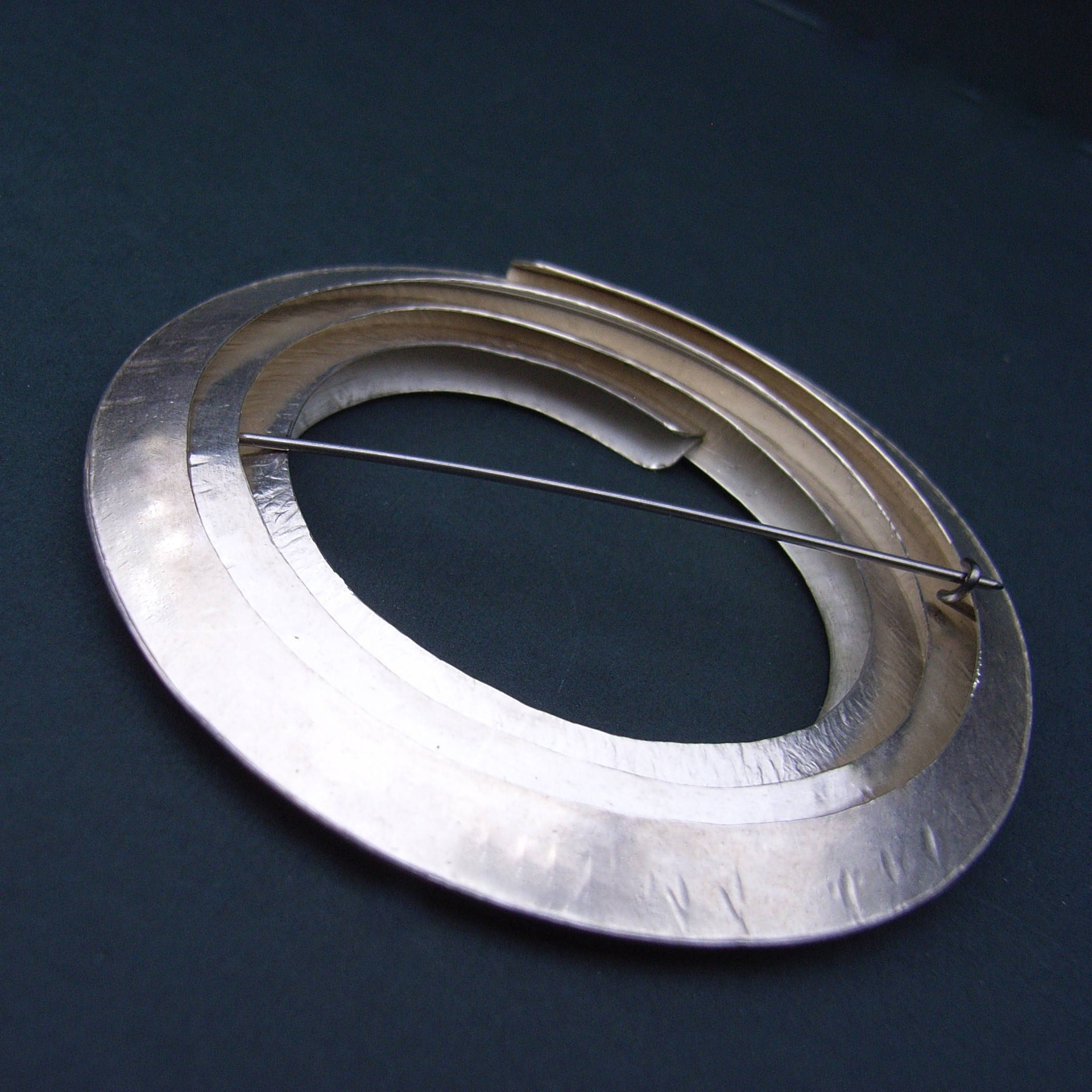 Brooches Jewellery
 Circle silver brooch