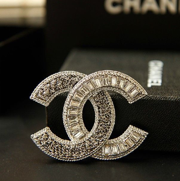 Brooches Logo
 Chanel brooch 4