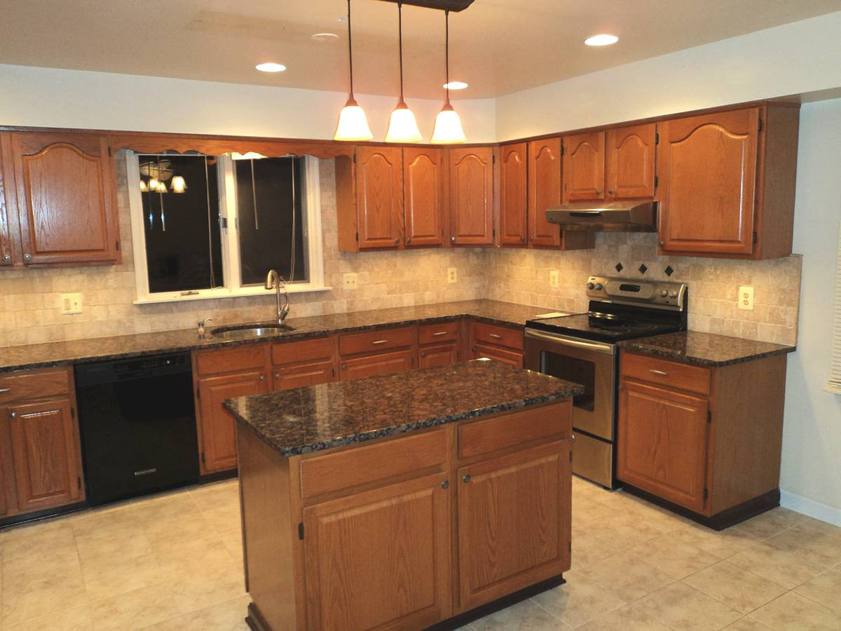 Brown Countertop Kitchen
 Kitchen Countertop Options and References