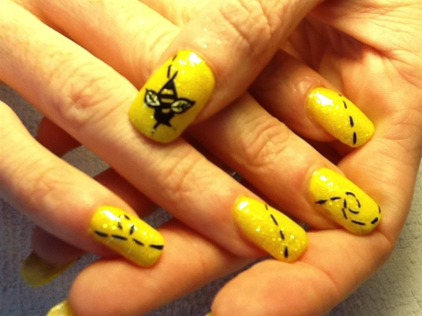 Bumble Bee Nail Art
 Bumble Bee Nail Art Gallery