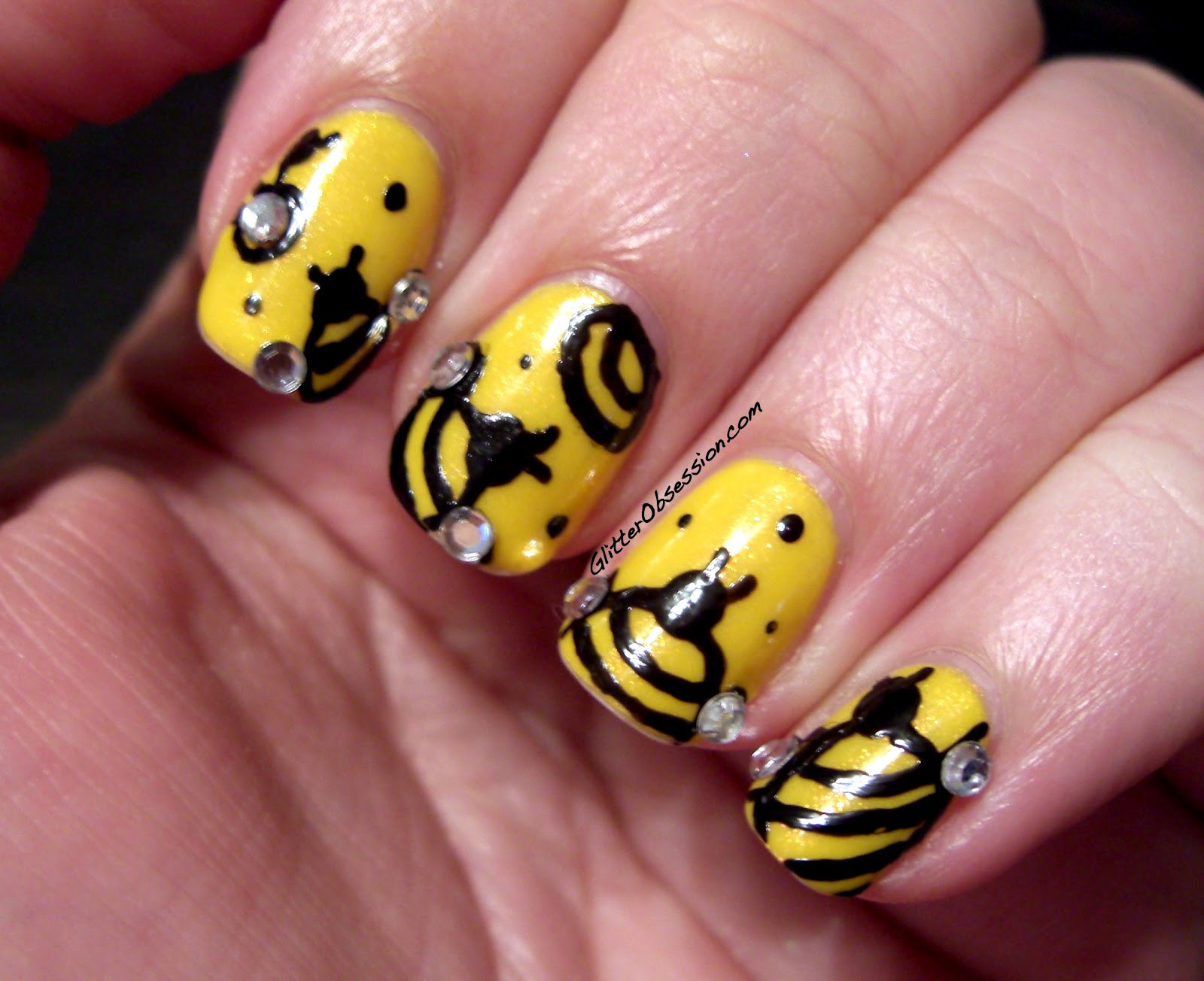 Bumble Bee Nail Art
 glitter obsession Nail Art Bumble Bees