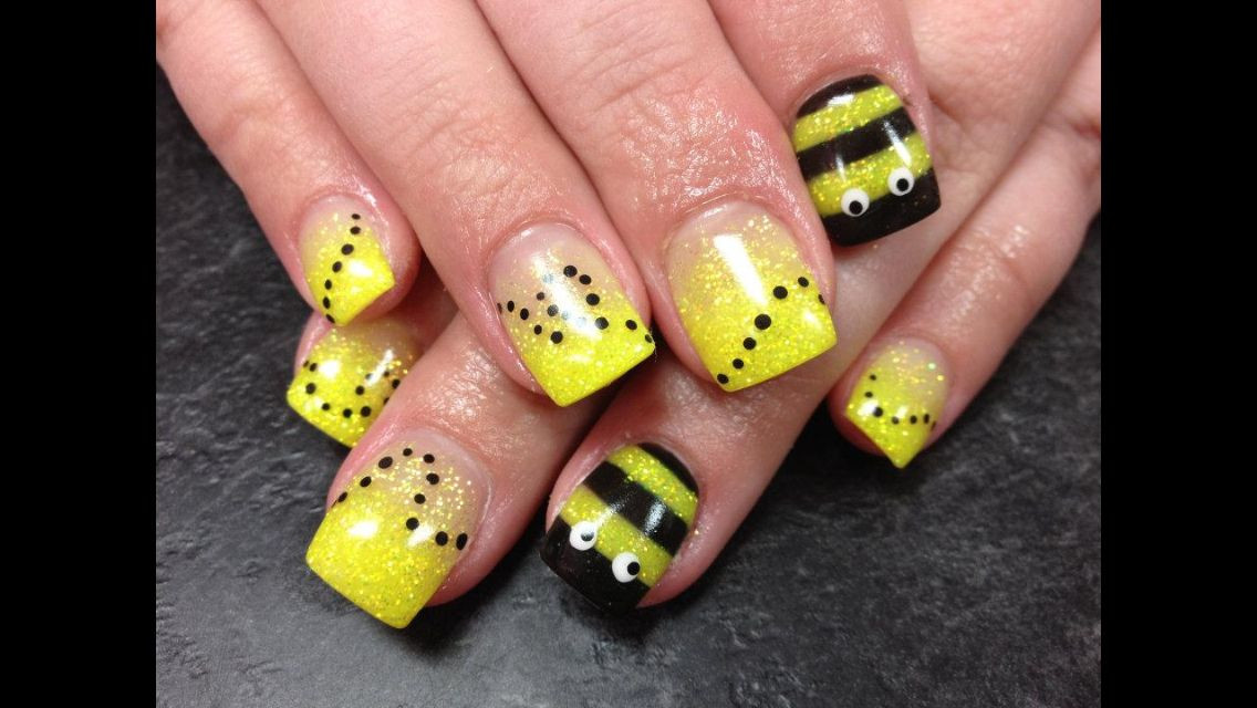 Bumble Bee Nail Art
 Bumble bee nails Nail Art I LOVE